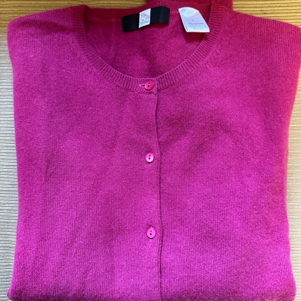 Saks Fifth Avenue fuchsia cashmere cardigan sweater